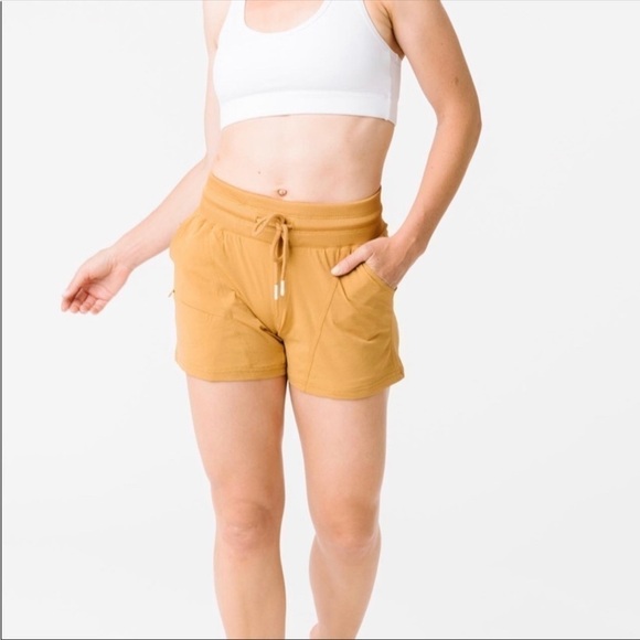 ZYIA Active Gold Canyon Shorts - Picture 1 of 10